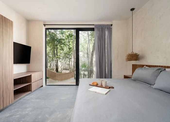 Twelve O\'Clock - Luxury Villas